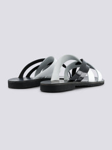 noir-vernis-et-blanc