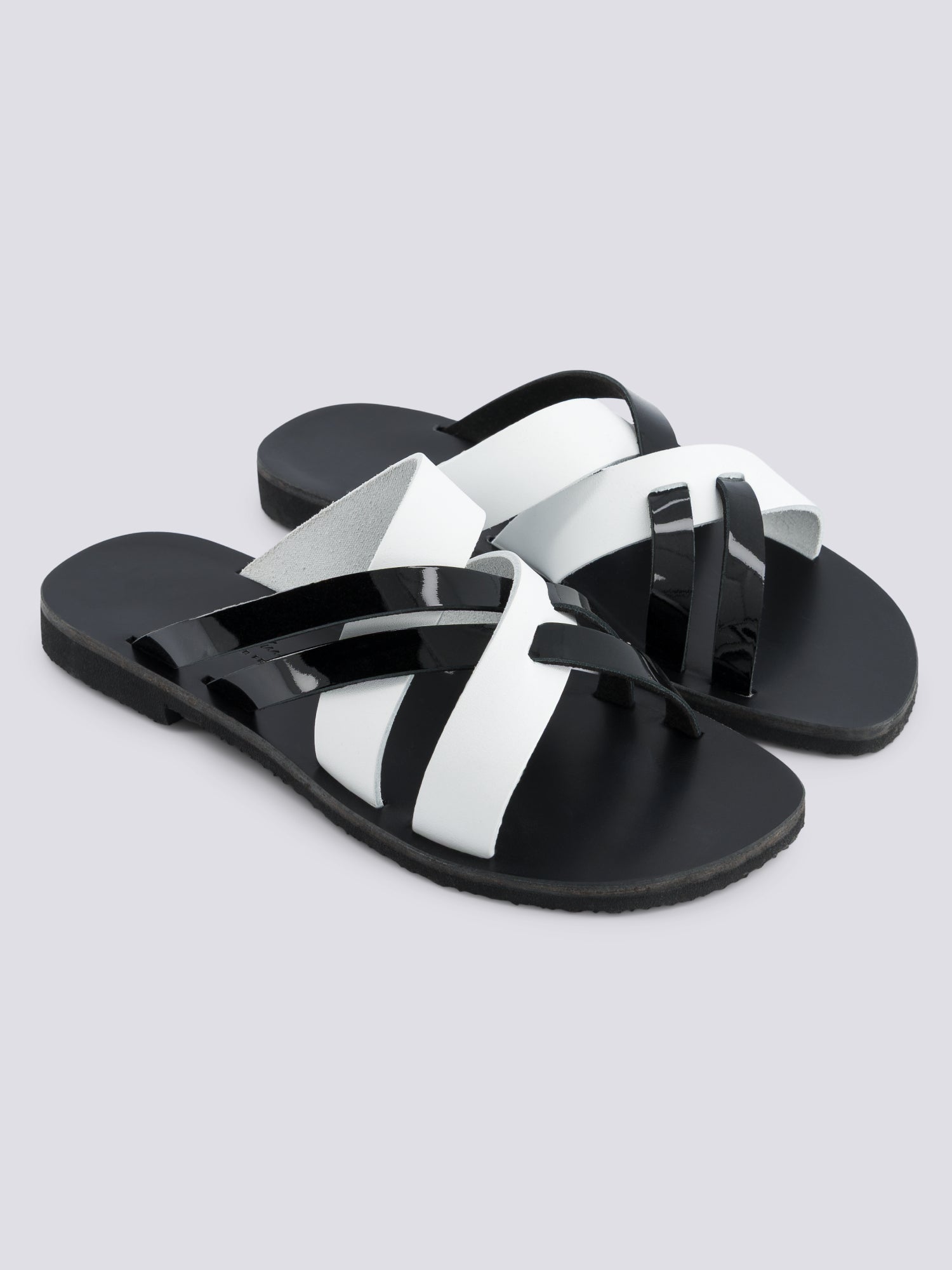 noir-vernis-et-blanc